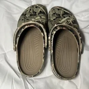 CROCS | Shoes | Worn Twice Realtree Advantage Max Camo Crocs  display picture 1